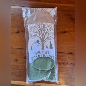 NWT Holiday Socks – “We Put Heart & Sole” Winter Scene